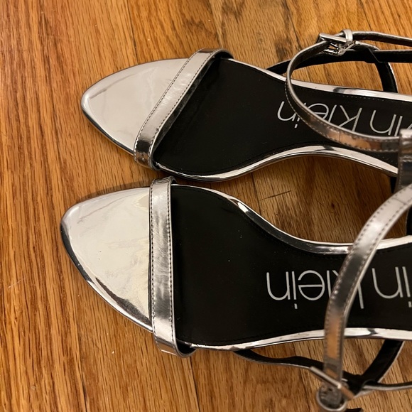 Calvin Klein Modern/ Clean Silver Mirrored Strappy Kitten Sandal Heel - Picture 6 of 10